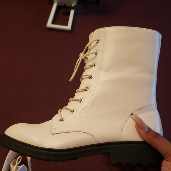 Cream combat boots - Picture 2 of 3